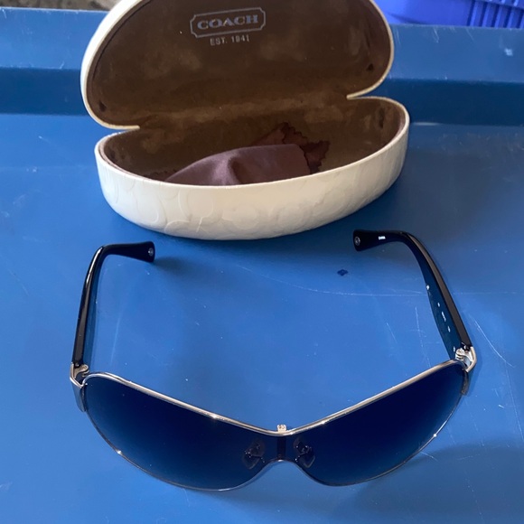 Coach Women's Black Sunglasses with Cream Case - Picture 5 of 10